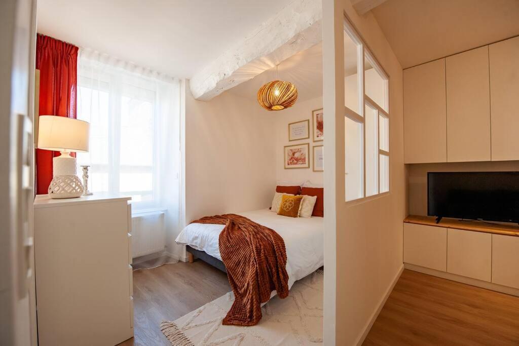 Le Cocoon - Appartement Dans Maison Du Xviieme Siecle Fougères Eksteriør bilde